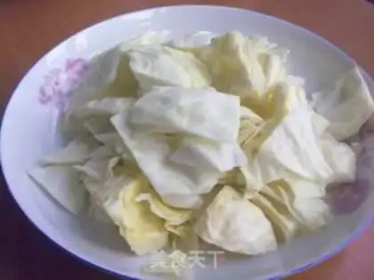 Make Garlic sausage cabbage step 0