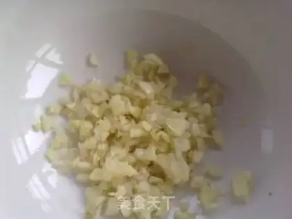 Make Garlic sausage cabbage step 1