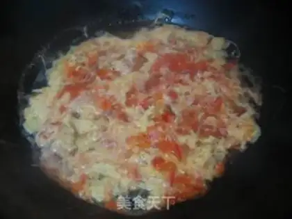 Make Tomatoes, eggnut soup step 3