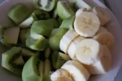 Make Monkey Peaches shake step 0