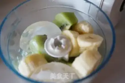 Make Monkey Peaches shake step 4