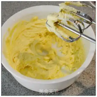 Make Rose cupcakes step 11