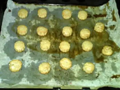 Make Spicy black pepper pretzels step 12