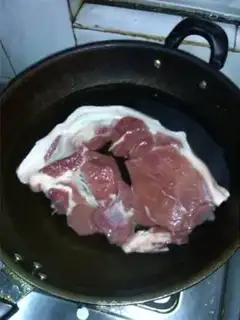 Make Garlic white meat step 1