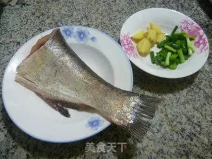 Make Jealousy fish tail step 0