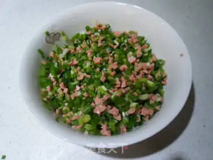 Make Little rolls of onion oil step 5