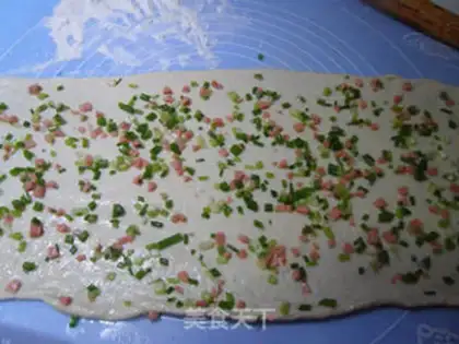 Make Little rolls of onion oil step 8