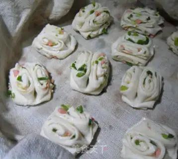 Make Little rolls of onion oil step 13