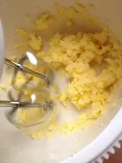 Make raisin cookies step 2