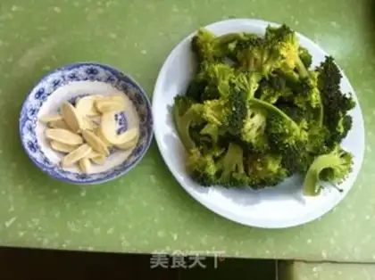 Make Fried broccoli step 0
