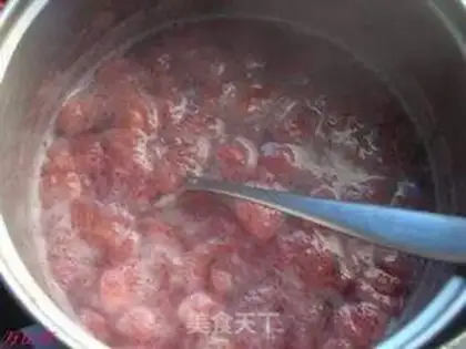 Make Strawberry Moose step 1