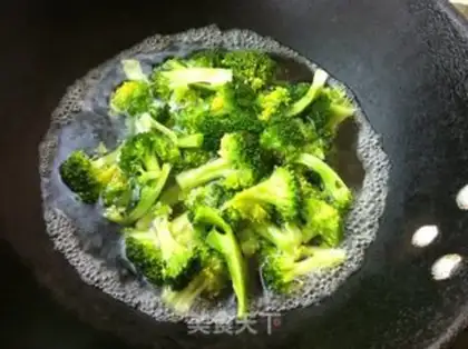 Make Fried broccoli step 1