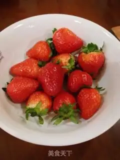 Make Strawberry yogurt step 0