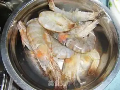 Make Shrimp beef fried rice step 0
