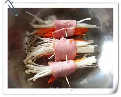 Make Bacon pin vegetable rolls step 4