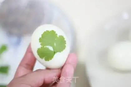 Make Stamped eggs step 3