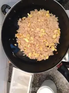 Make Garlic fried rice step 3