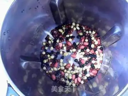Make Peanut three-colour soy step 2