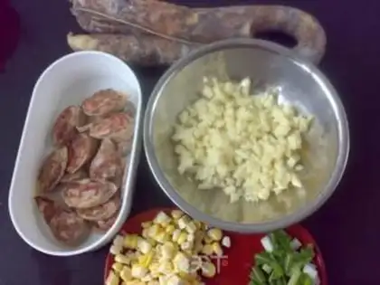 Make Sichuan sausage pizza step 0