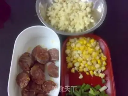 Make Sichuan sausage pizza step 1