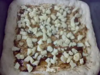 Make Sichuan sausage pizza step 6