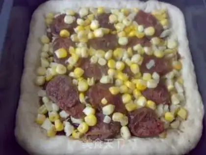 Make Sichuan sausage pizza step 7