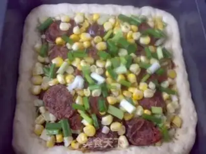 Make Sichuan sausage pizza step 8