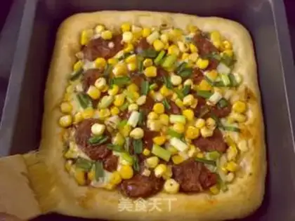 Make Sichuan sausage pizza step 10
