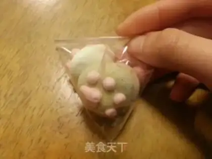 Make Cat claw marshmallows step 17