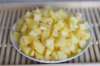 Make pineapple step 0