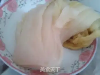 Make Northeast sour pork pie step 1