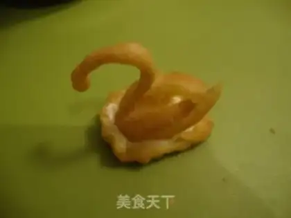 Make Swan puff step 18
