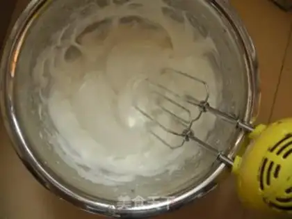 Make Cream cream daisies step 1