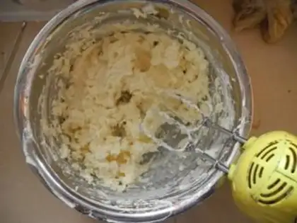 Make Cream cream daisies step 4