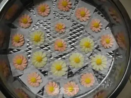 Make Cream cream daisies step 7