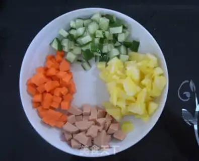 Make Pineapple rice step 3