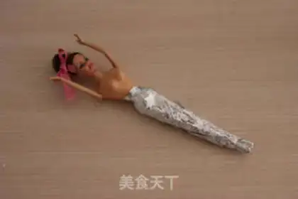 Make Barbie doll cake step 0