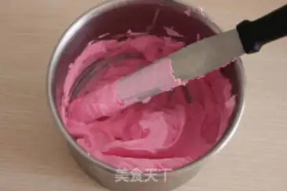 Make Barbie doll cake step 5