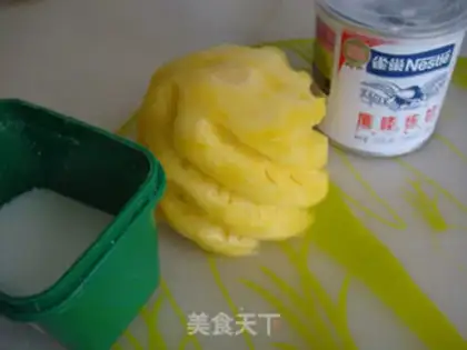 Make Milk and pineapple step 0