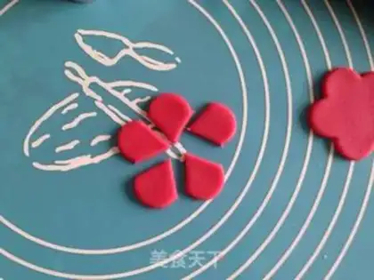 Make Rolling sugar cake step 28