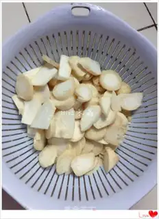 Make Puffing almond mushrooms step 0