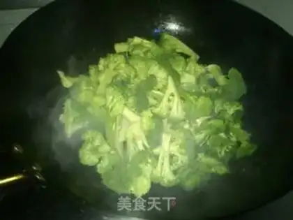 Make Orchid fried sausage step 1