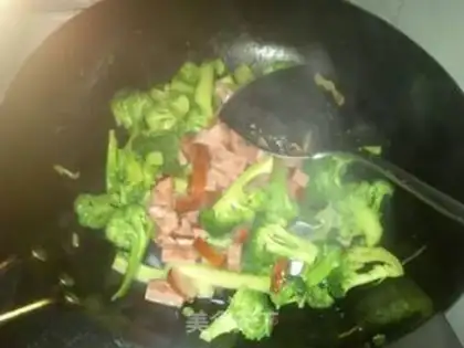 Make Orchid fried sausage step 2