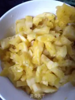 Make Pineapple rice step 0