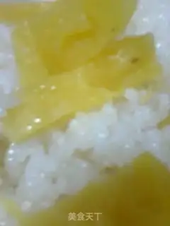 Make Pineapple rice step 2