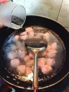 Make Delicious red meat step 1