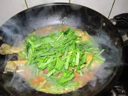 Make Eggs and pickles step 18