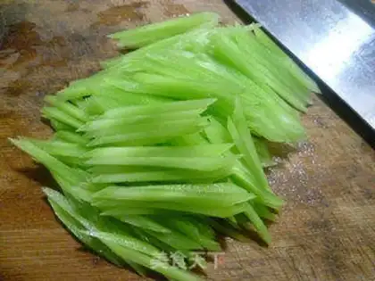 Make Eggs and pickles step 19