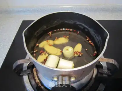 Make Pumpkin chicken meatball soup step 1