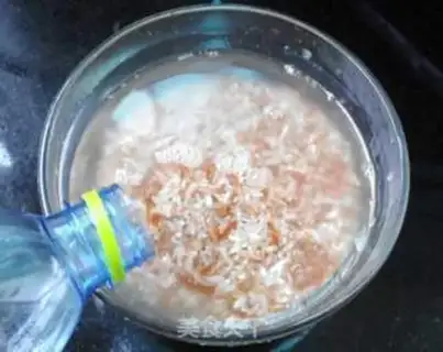 Make Thai hot peanut rice step 1